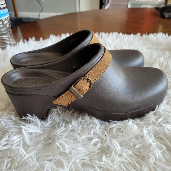 Crocs Sarah Clogs - Picture 4 of 12